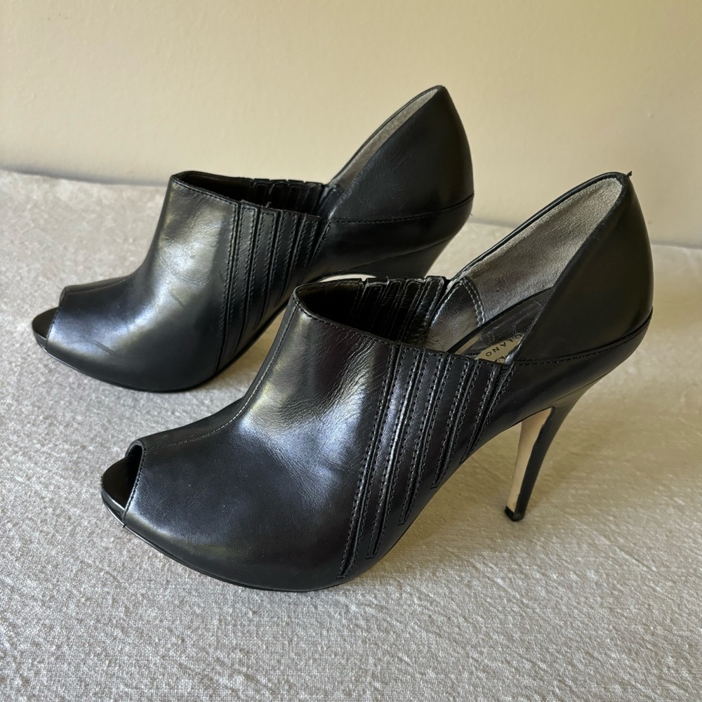Guess size 6.5 leather booties